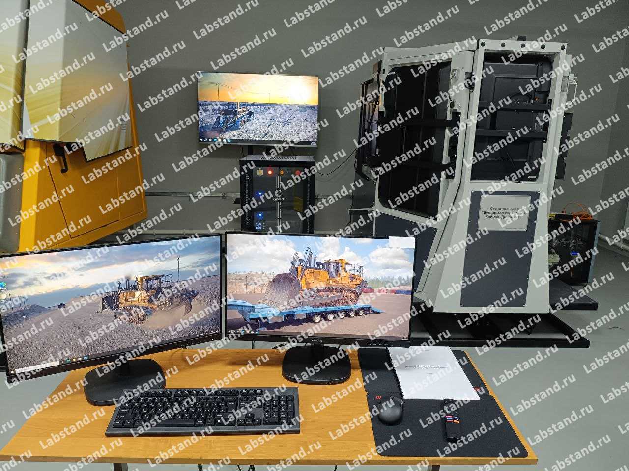 08.03.01.09 Стенд-тренажер «Карьерный бульдозер KOMATSU»