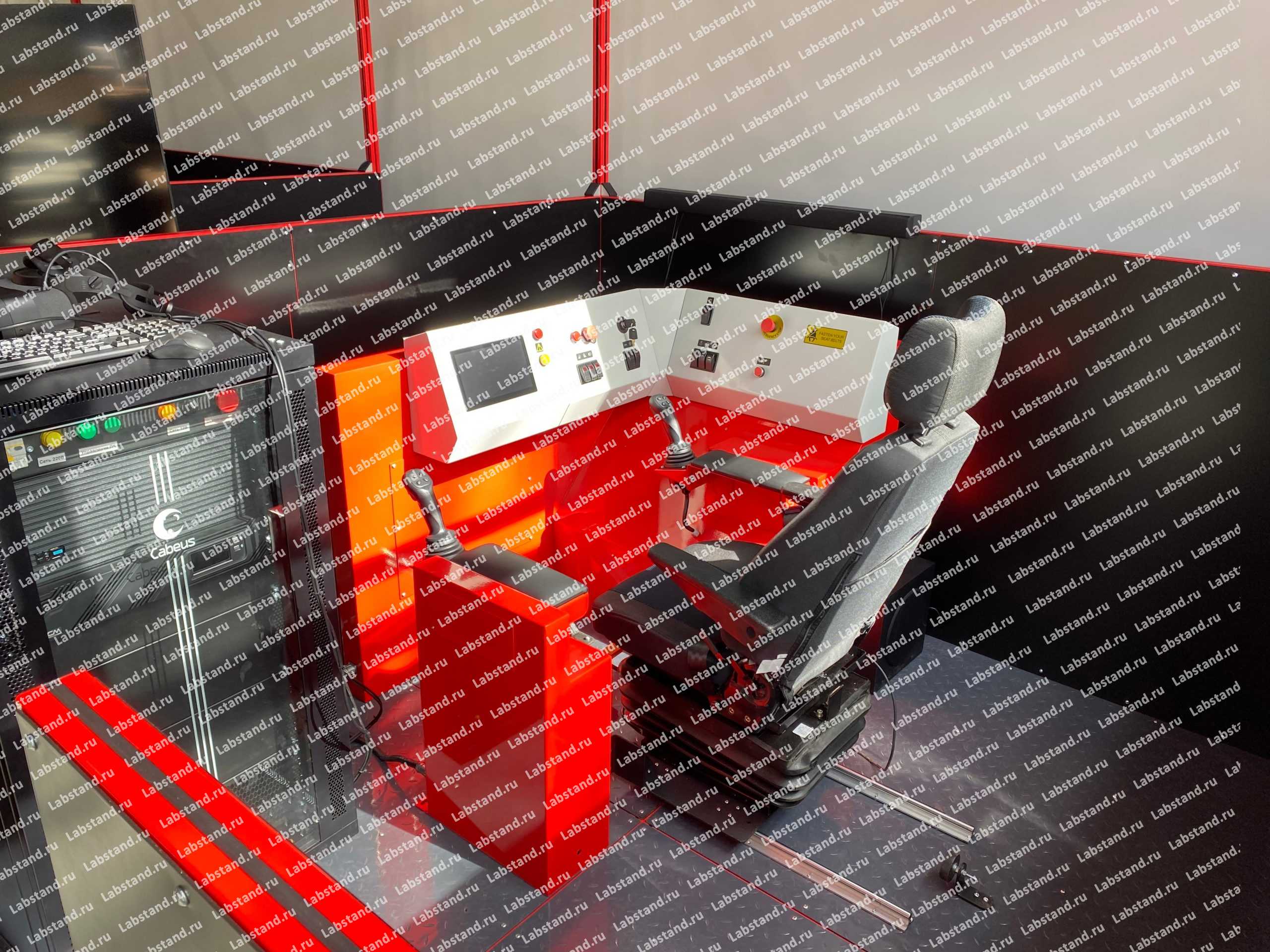 08.03.02.07 Стенд-тренажер «Погрузочно-доставочная машина LH-410»