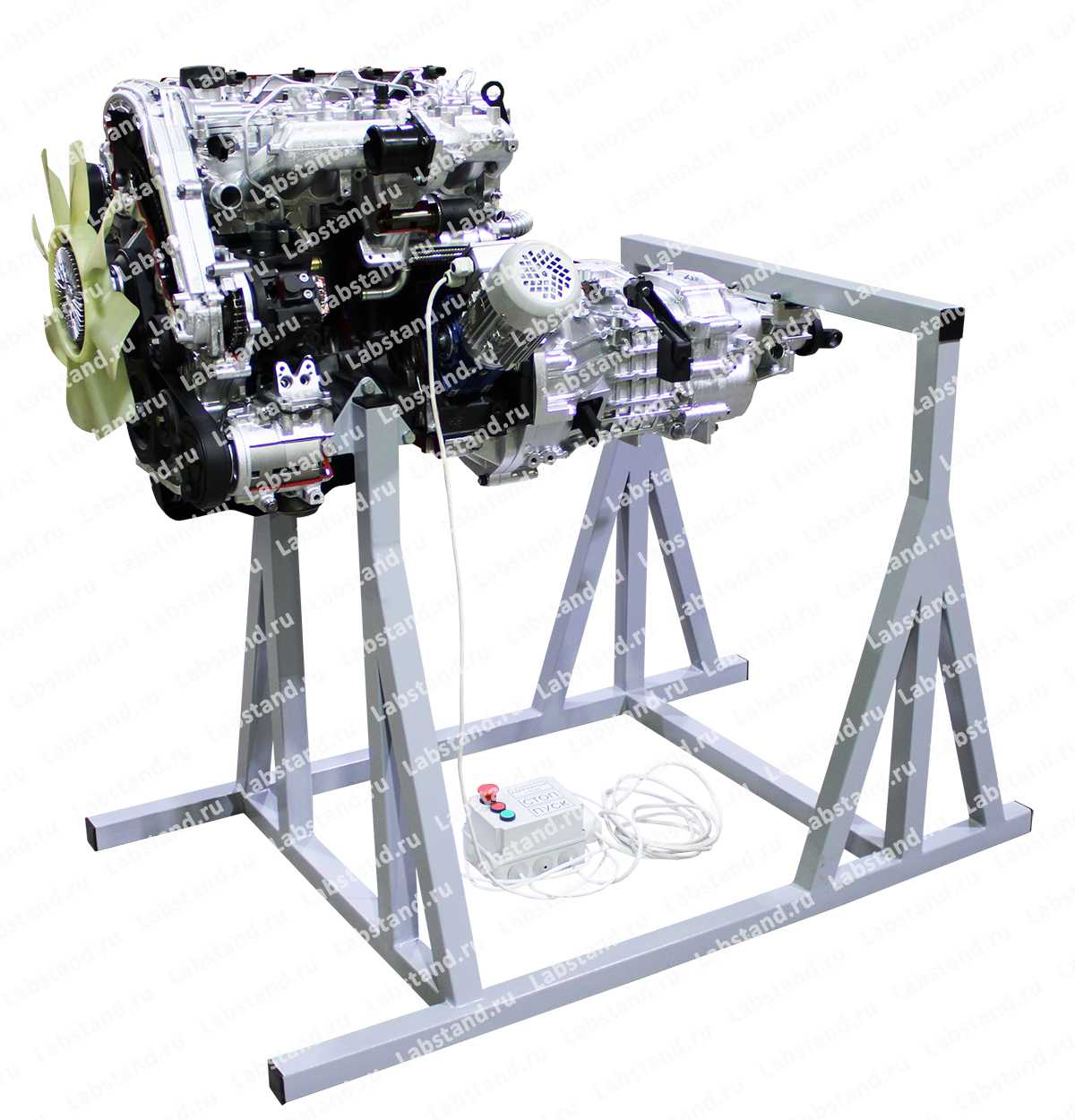 02.06.02.11 Демонстрационный макет "Двигатель дизельный трактора МТЗ 80 - 82 с навесным оборудованием с электромеханическим приводом" в разрезе