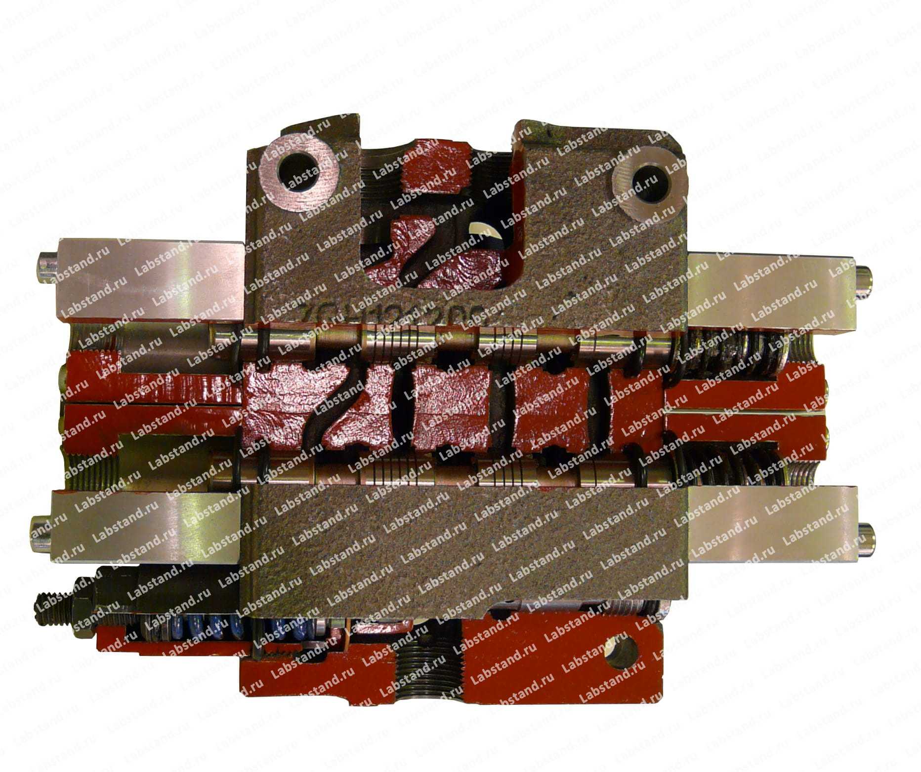 Разрезная модель гидрораспределителя с гидравлическим управлением для мобильной техники